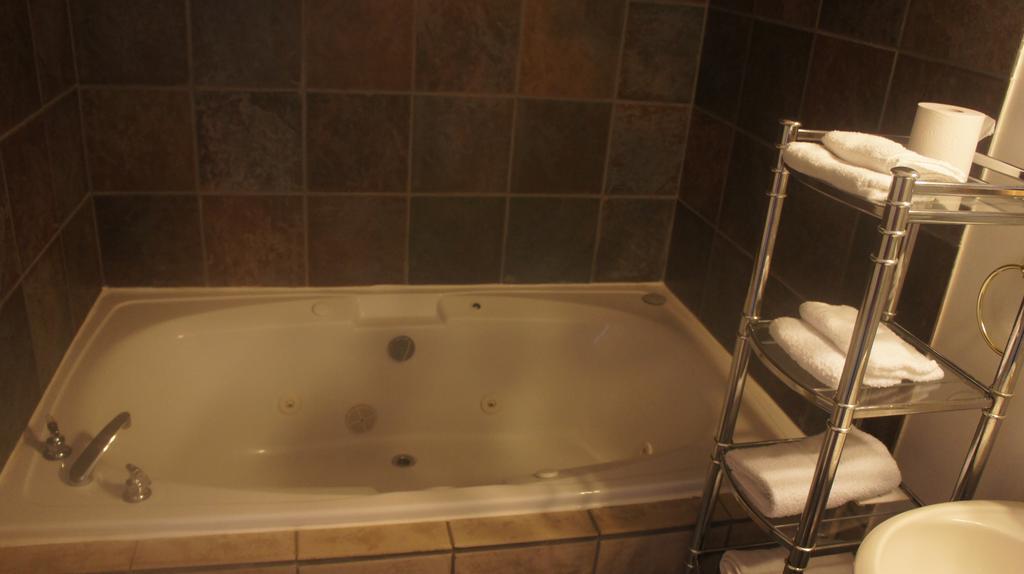Welcome Traveller Motel Кінгстон Номер фото